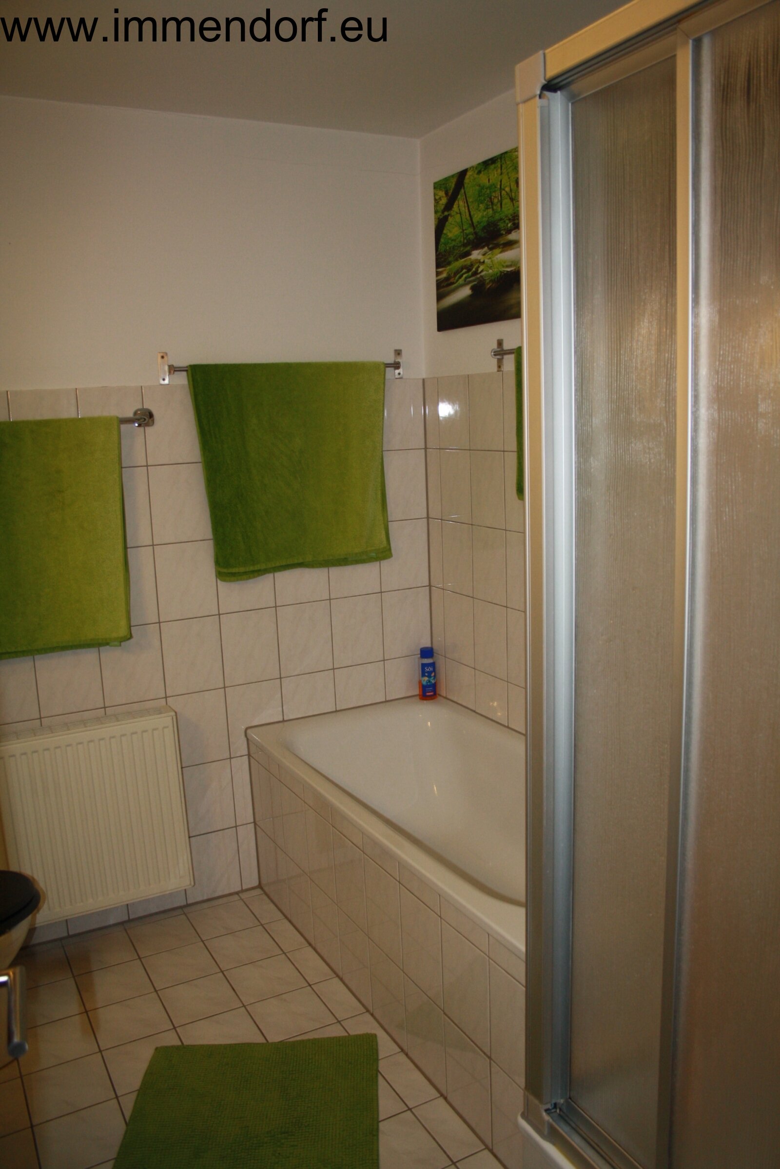 Top 2 Zimmer-Wohnung mit Lift, Balkon und Aussicht ins Grüne!