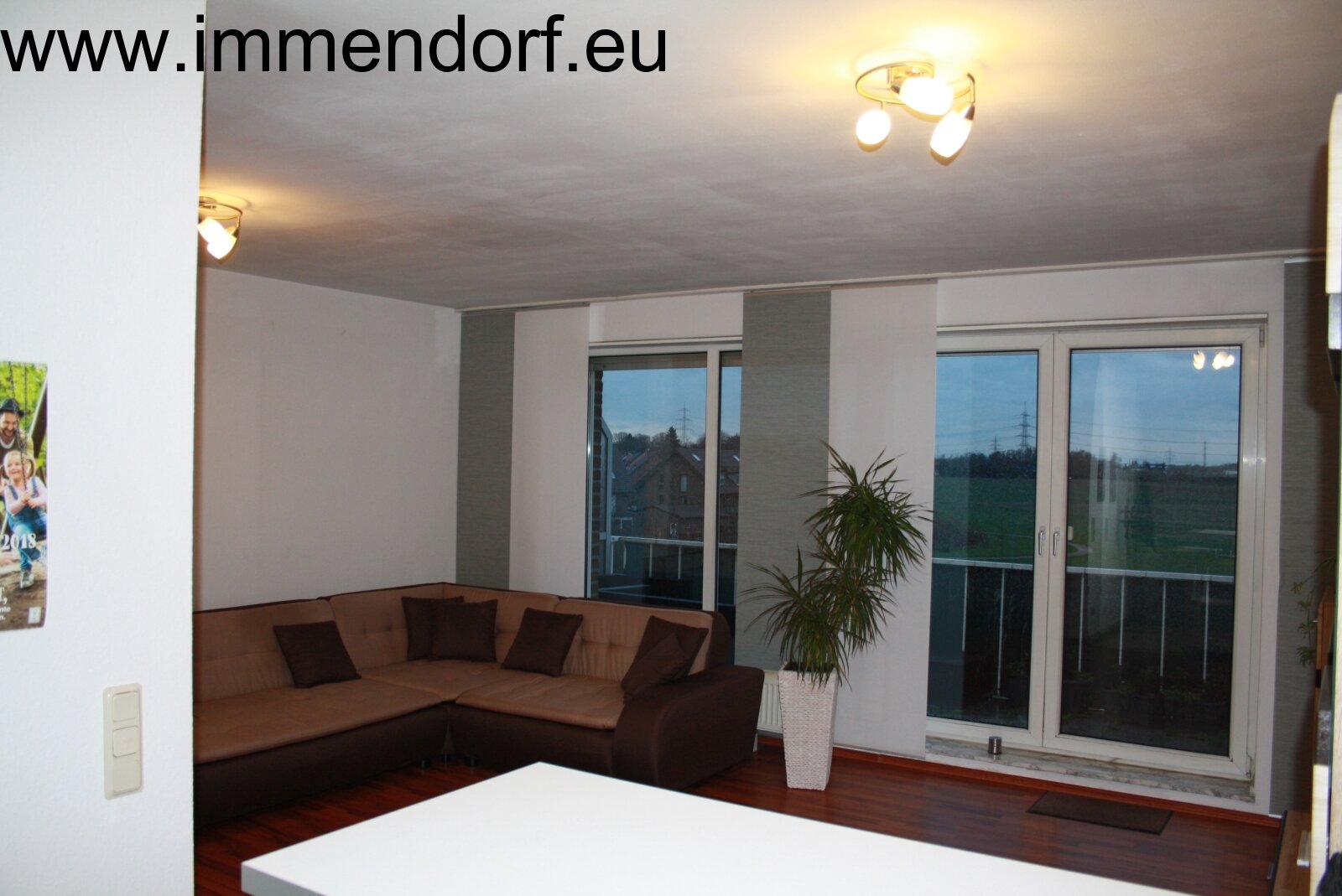 Top 2 Zimmer-Wohnung mit Lift, Balkon und Aussicht ins Grüne!