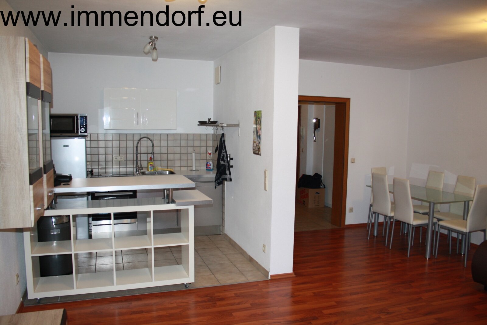Top 2 Zimmer-Wohnung mit Lift, Balkon und Aussicht ins Grüne!