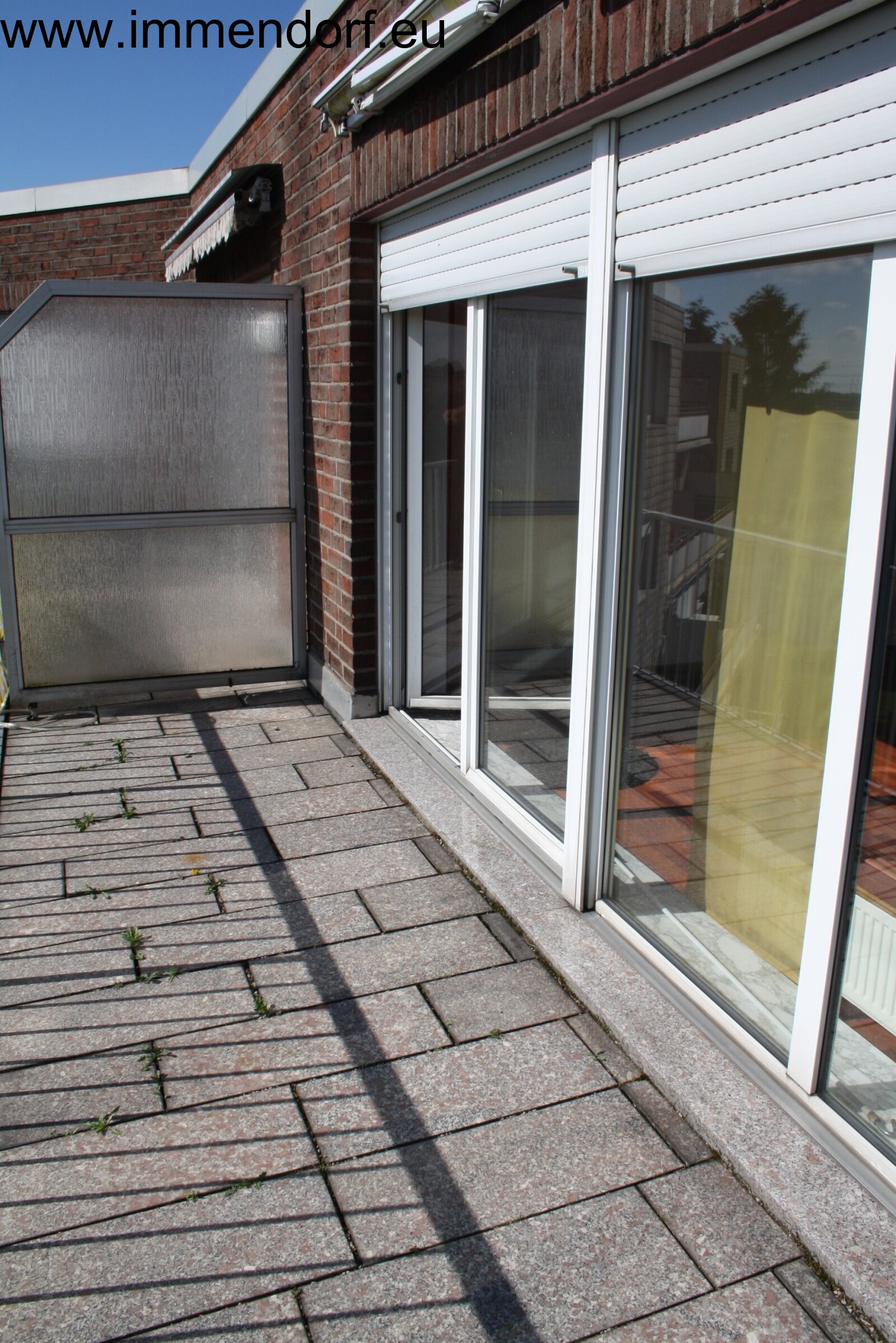 Top 2 Zimmer-Wohnung mit Lift, Balkon und Aussicht ins Grüne!