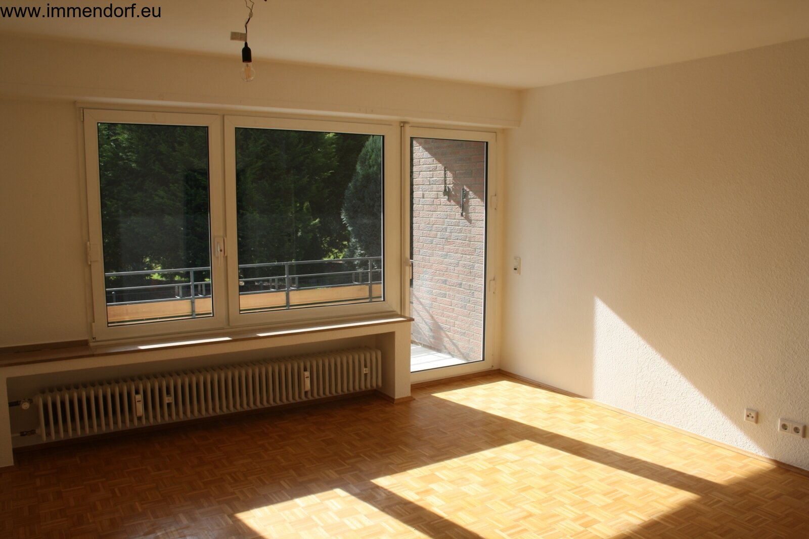 Wohnzimmer Bild 1